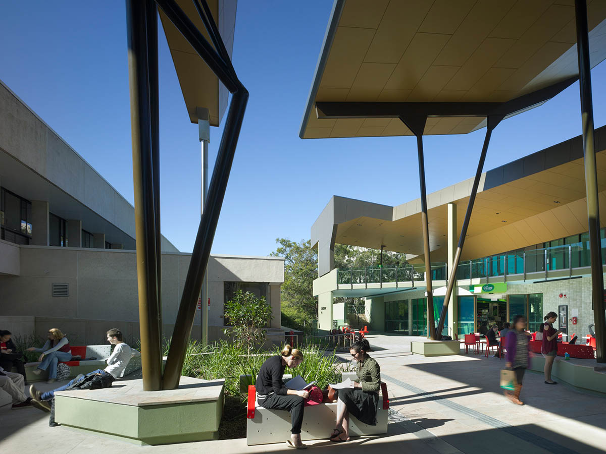 Griffith University Nathan Campus © Christopher Frederick Jones